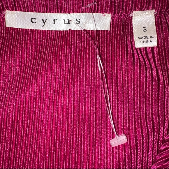 Cyrus Women's Blouse in Vibrant Fuschia Pink, NWT & Extra Button - Picture 3 of 6